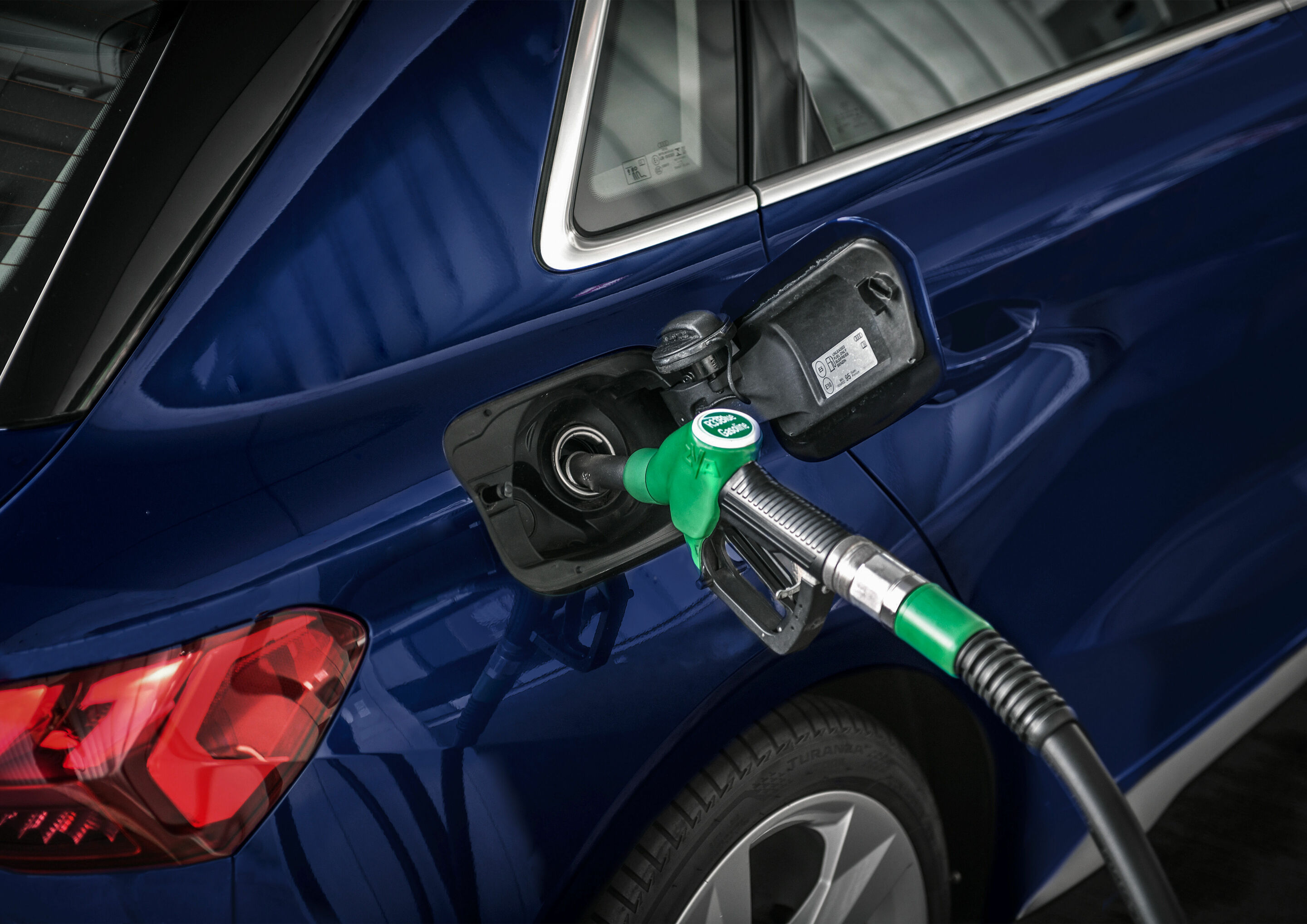 Carbon-neutral production sites: vehicles fueled with sustainable fuels at the factory
