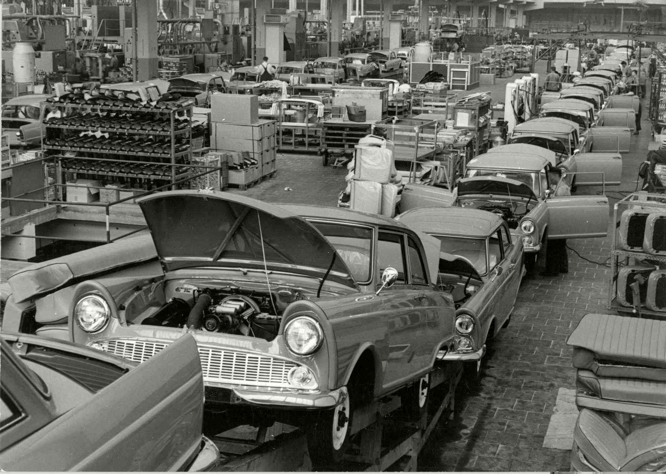 Lecture at the Audi museum mobile: The history of the Auto Union plant