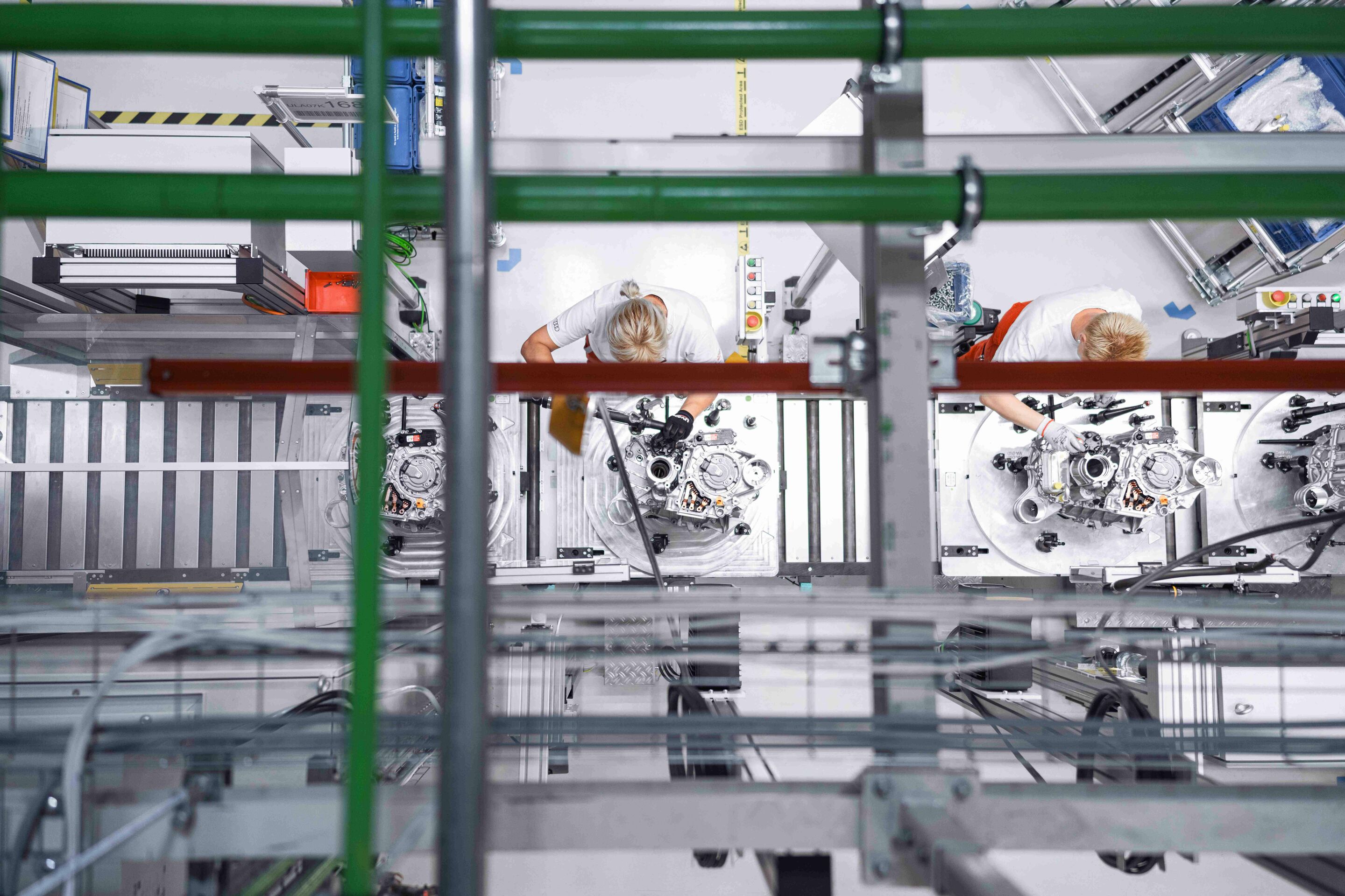 Cross-site Collaboration for the Audi Q6 e-tron