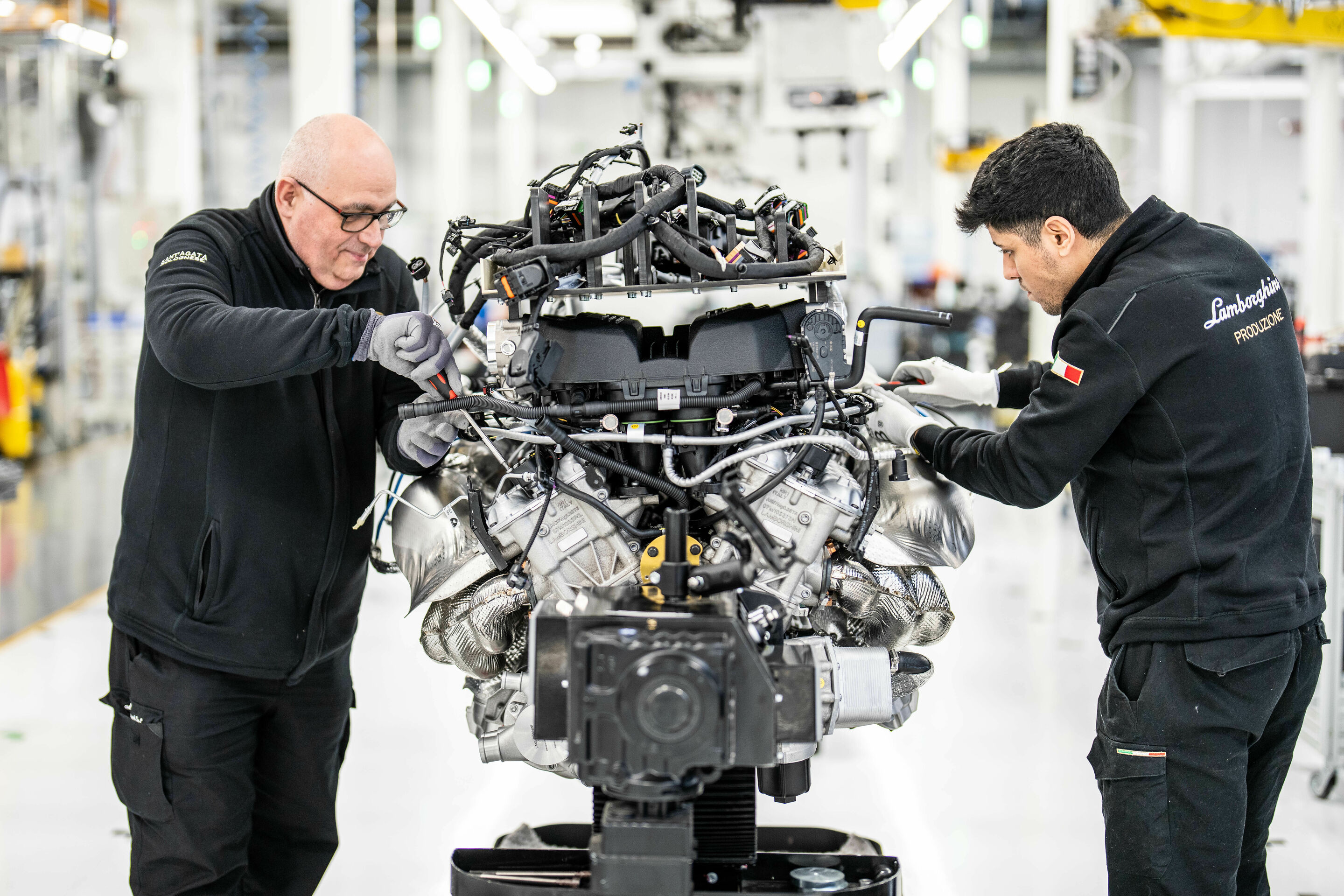 Automobili Lamborghini closes 2023 by setting unprecedented records